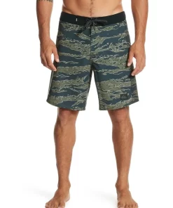 Best Pirce 💯 Quiksilver Highlite Arch 19" Boardshorts In Grape Leaf 🧨