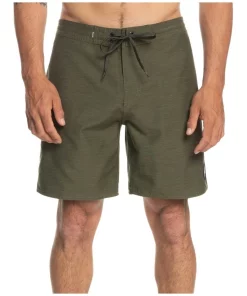 Brand new π Quiksilver Baja Beachshort 18" Boardshort In Grape Leaf π